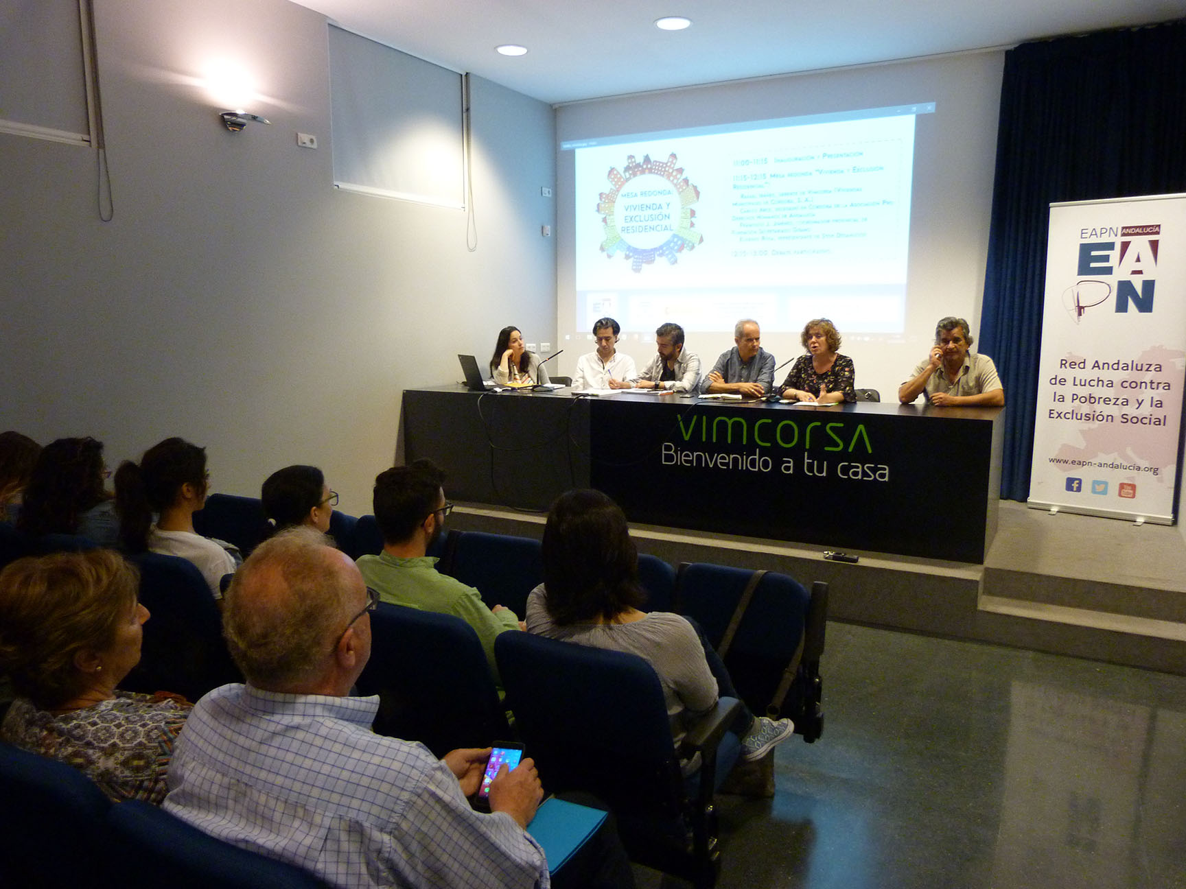 Pluralidad de voces en una mesa redonda sobre vivienda y exclusión en Córdoba